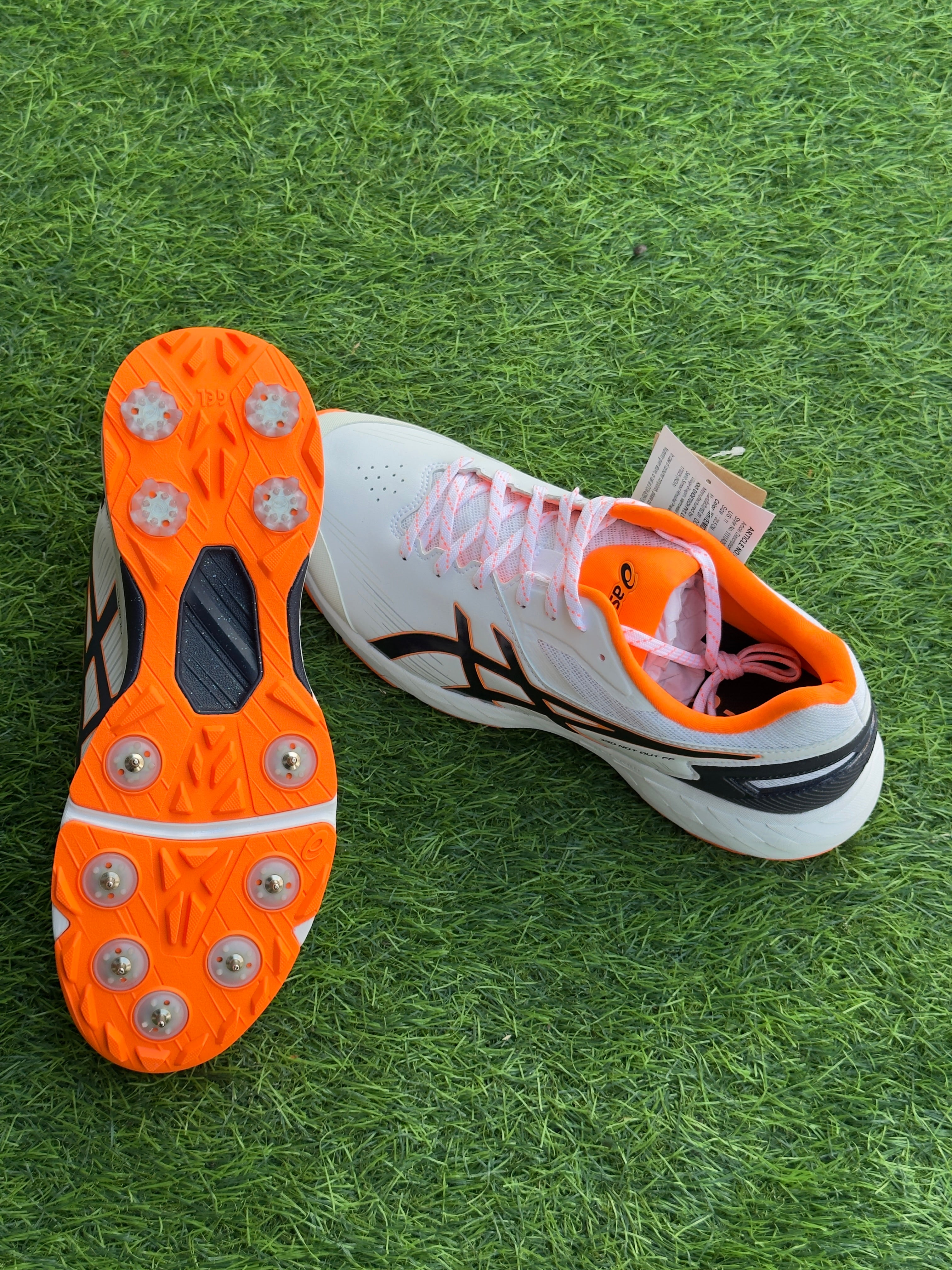 ASICS 350 NOT OUT Cricket Spikes