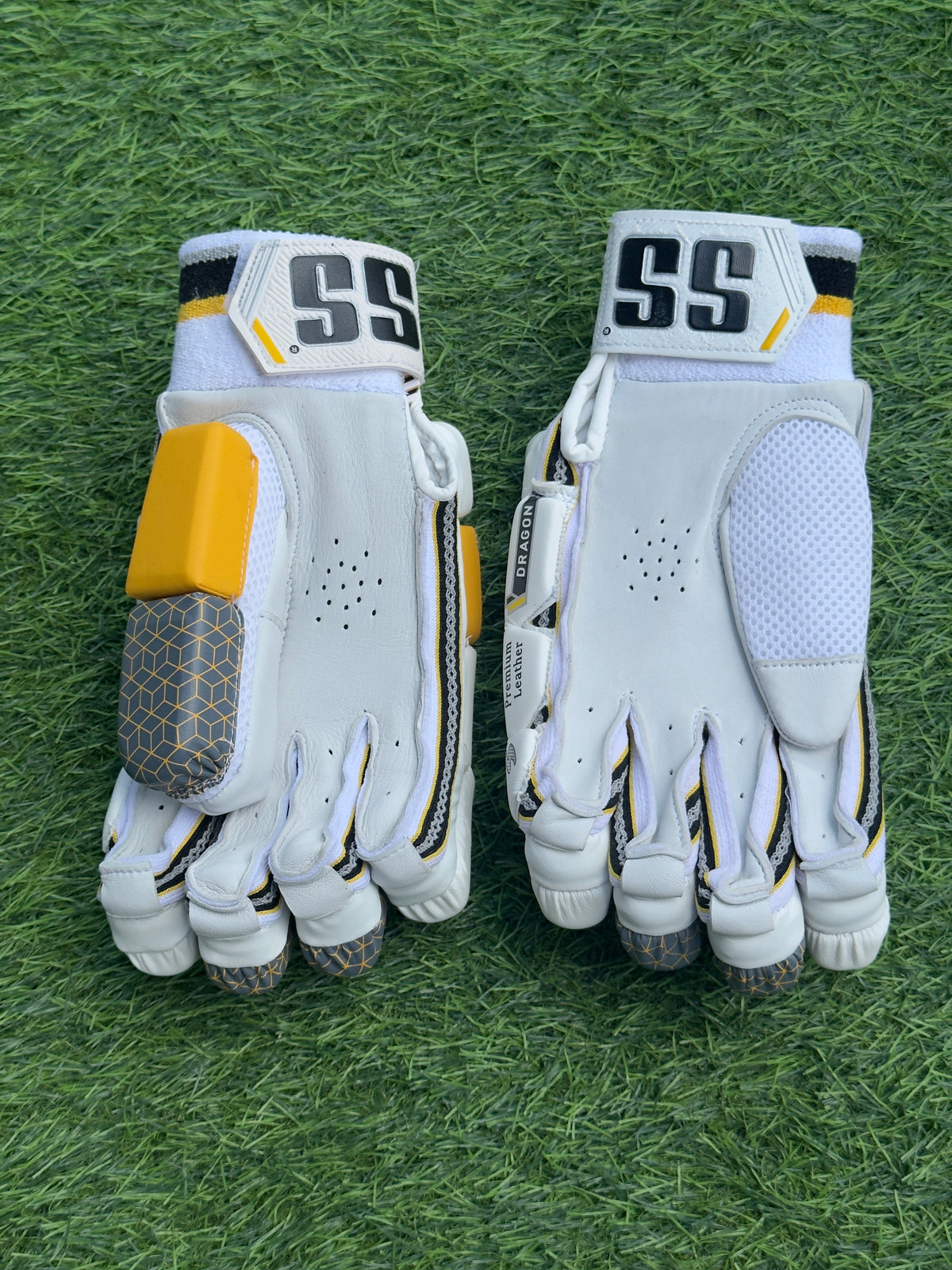 SS Dragon Cricket Batting Gloves YOUTH SIZE