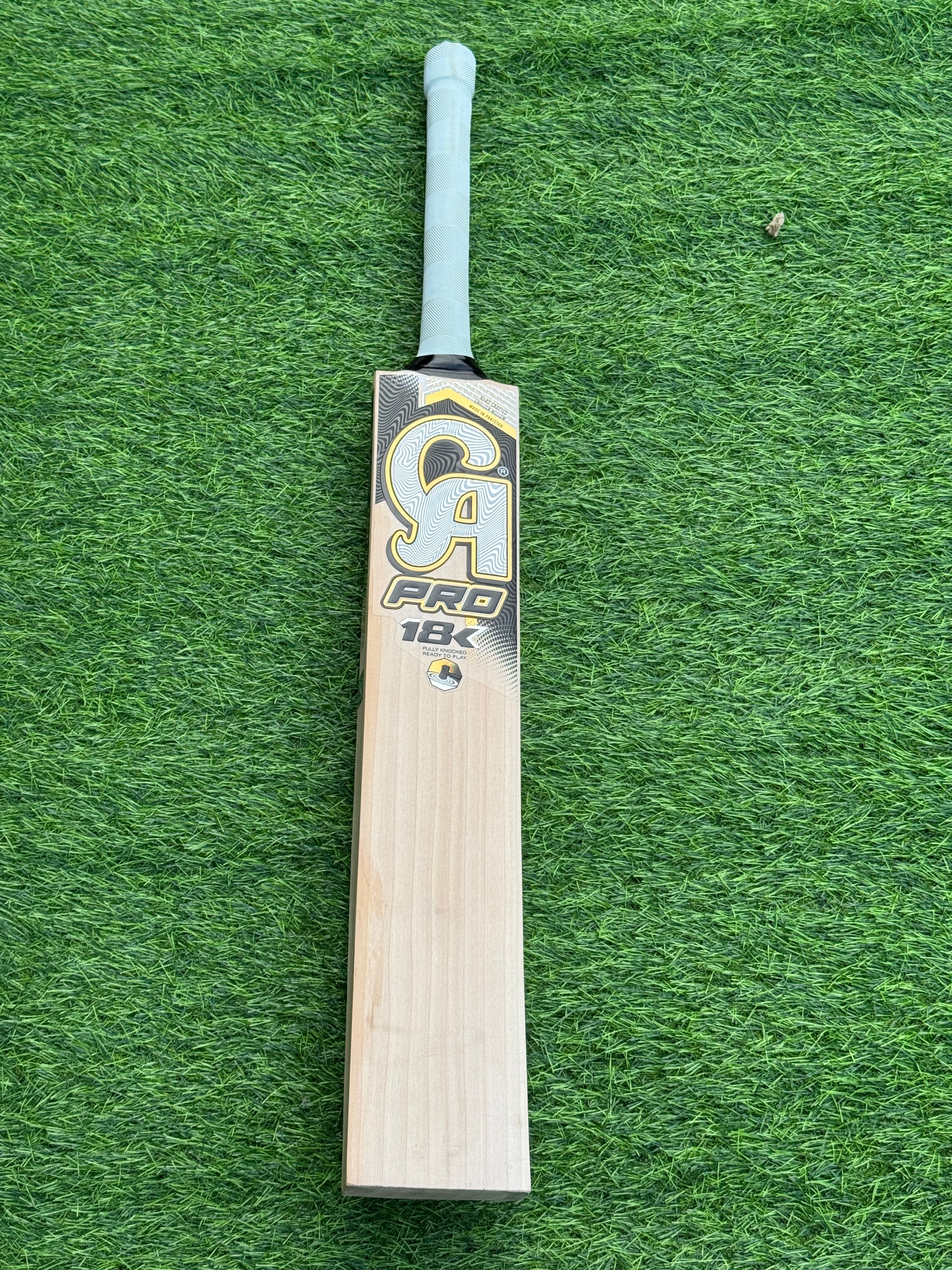 CA Pro 18000 English Willow Cricket Bat