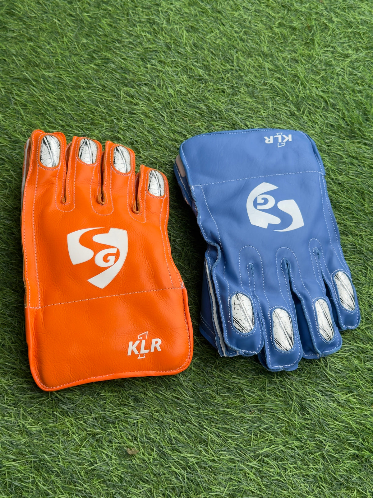SG KLR 1 Players Cricket Wicket-Keeping Gloves - Mens Size