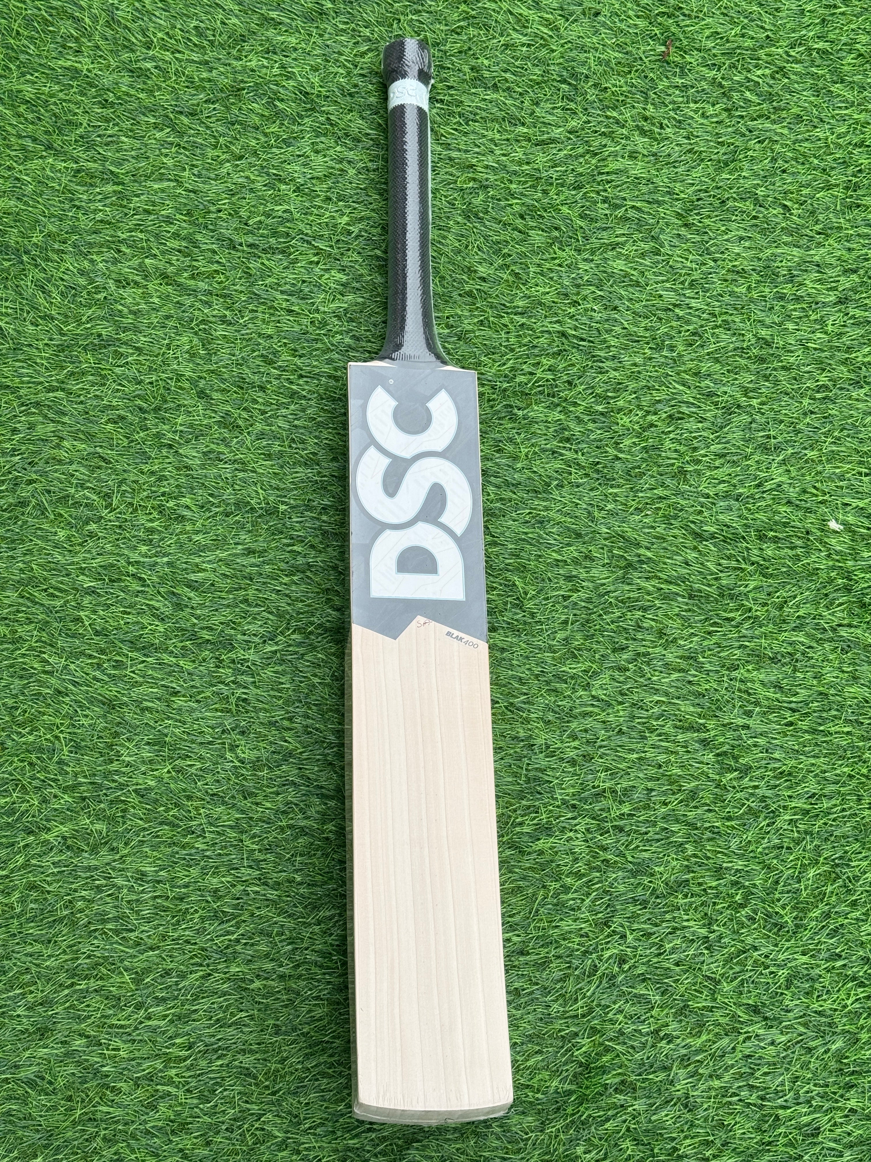 DSC Blak 400 English Willow Cricket Bat