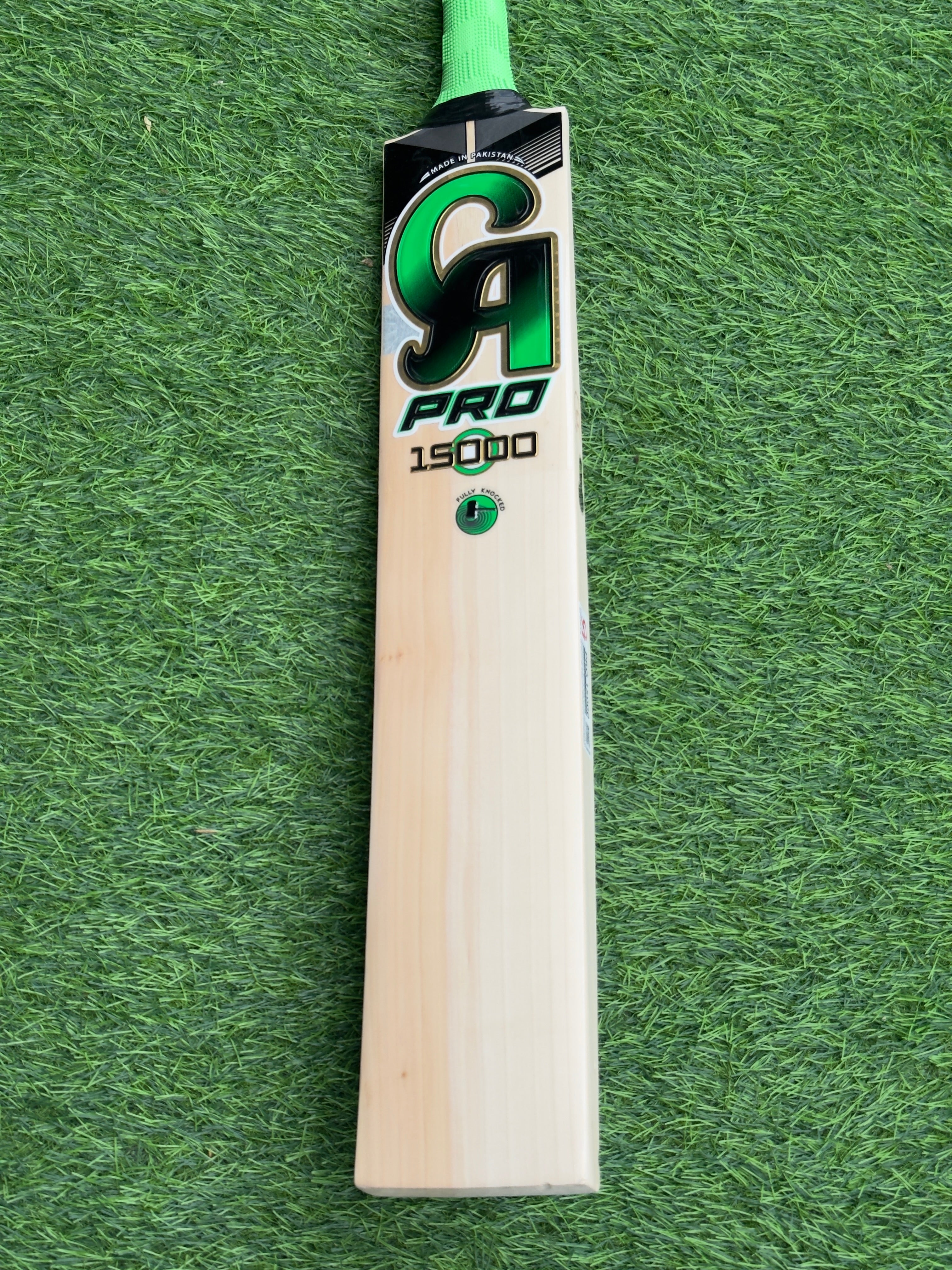 CA PRO 15000 CRICKET BAT